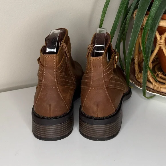 Clarks Collection NWT Cognac Leather Ankle Boots Buckle Zip Booties 6.5 - Picture 4 of 11